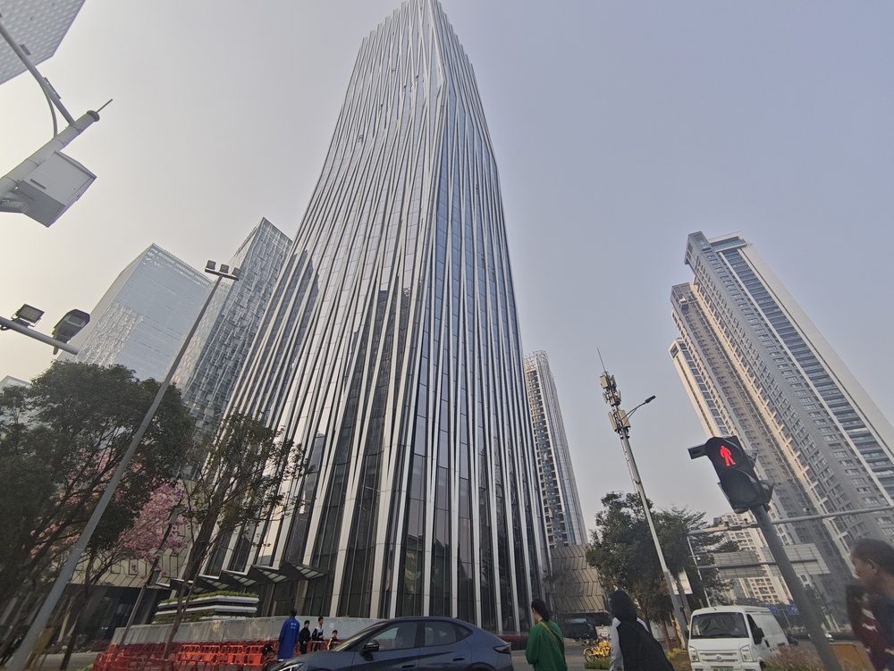 深创投广场外观图1